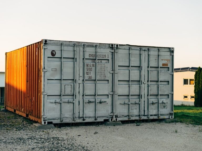 Conteneur 40 pieds High Cube neuf avec portes à enroulement